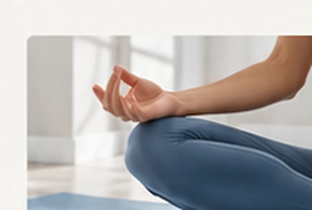 Manos en mudra durante una meditación sentada